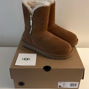 NEW with box UGG Florence boots